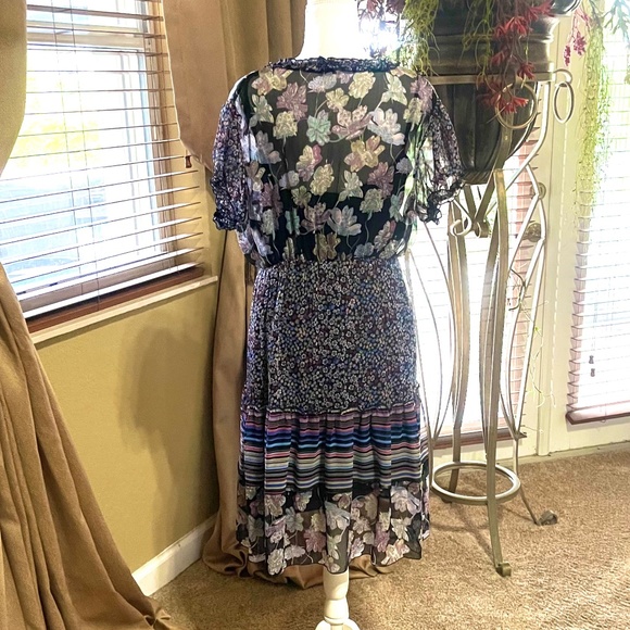 Boho chic dress. - Picture 2 of 6